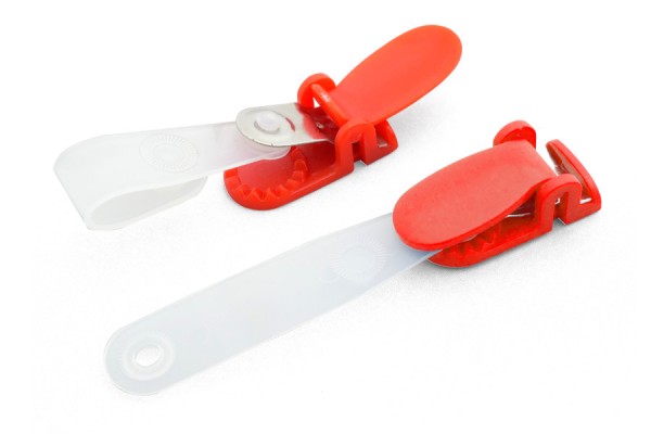 Clip per tesserini per custodie con foro oblungo, clip in plastica, rossa
